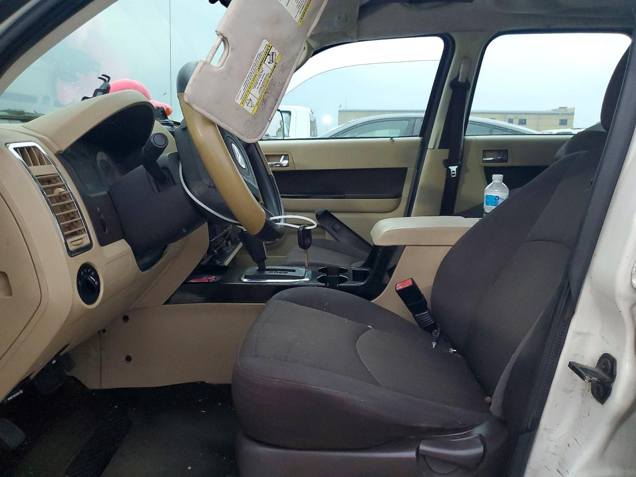 2009 Mazda Tribute I White vin: 4F2CZ02729KM08398