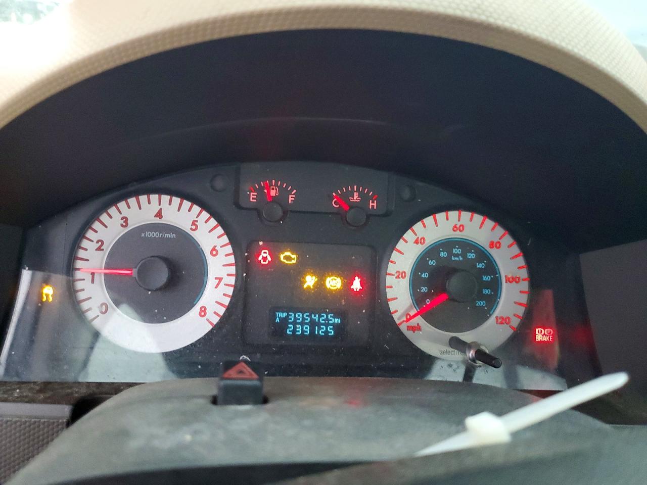 2009 Mazda Tribute I White vin: 4F2CZ02729KM08398