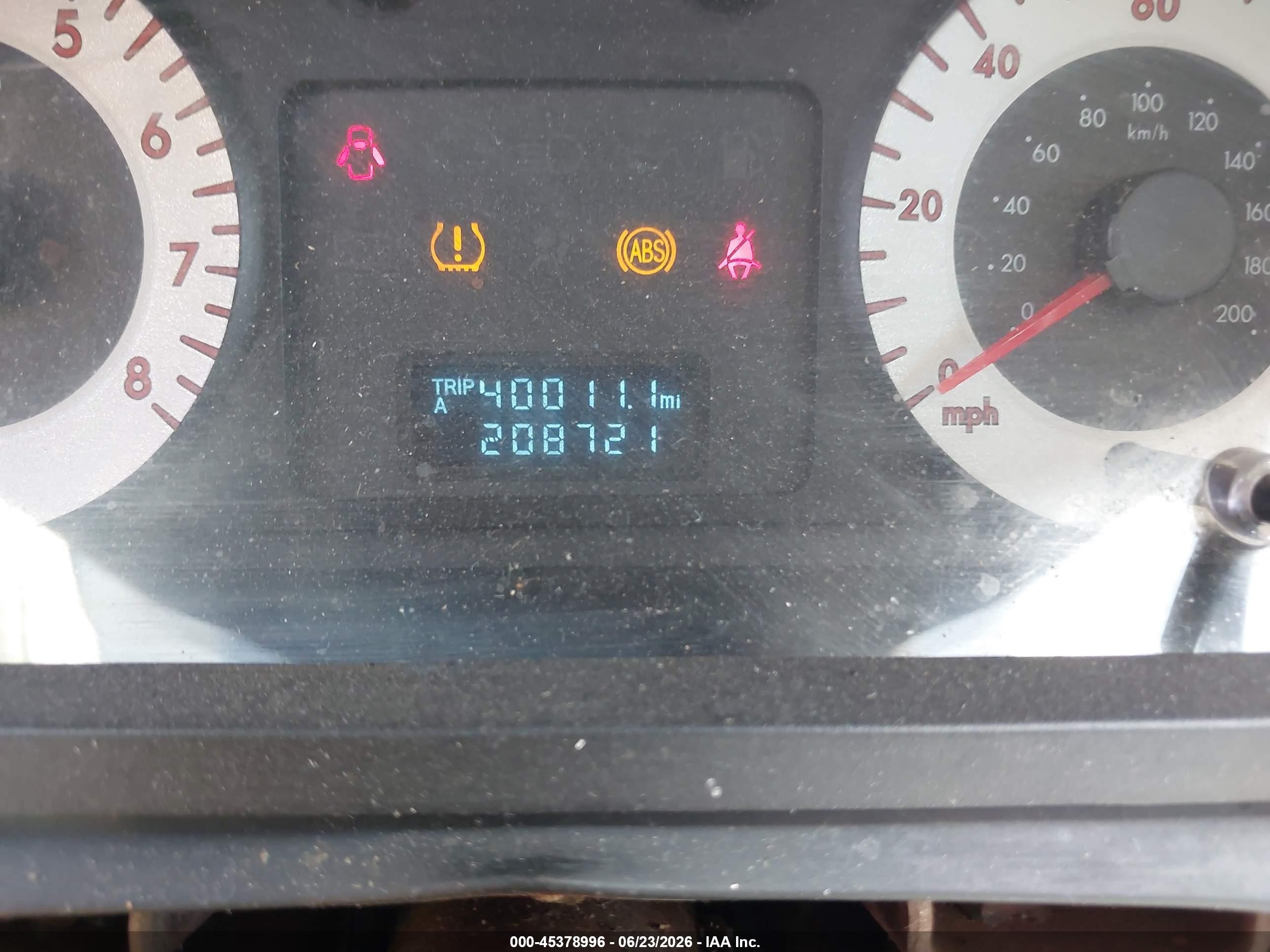 2009 Mazda Tribute I Touring Silver vin: 4F2CZ02799KM06373