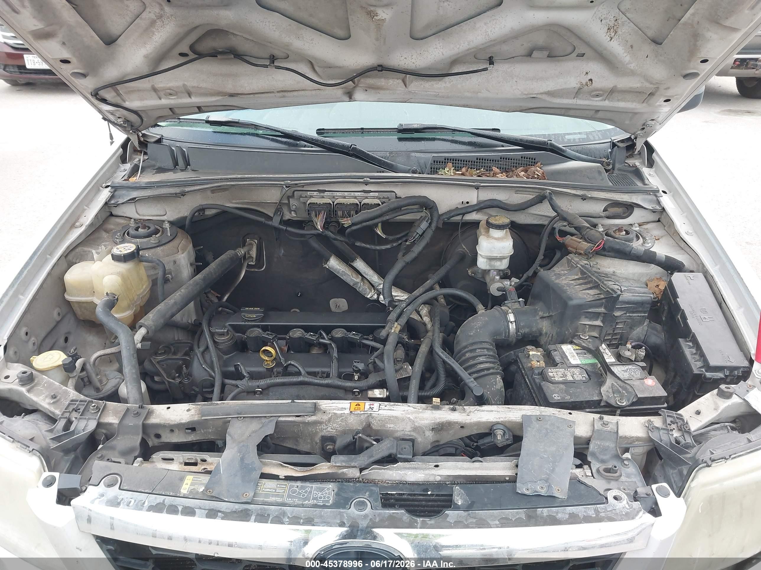 2009 Mazda Tribute I Touring Silver vin: 4F2CZ02799KM06373