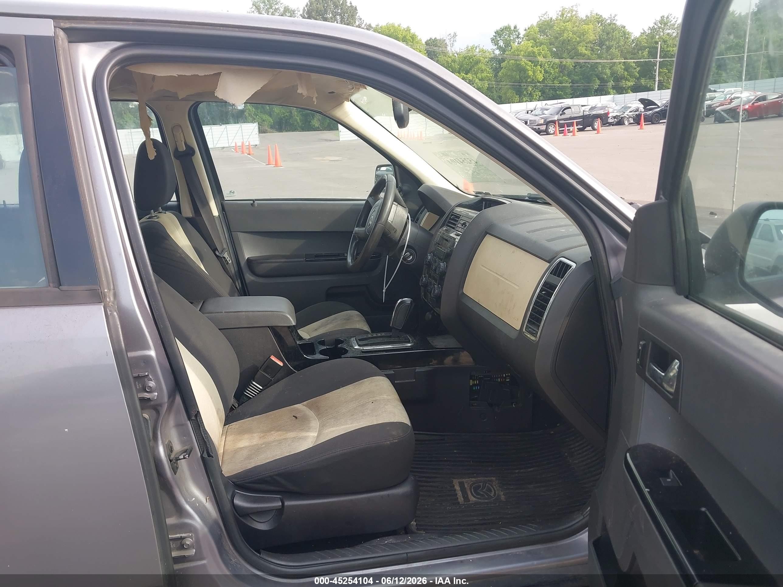 2008 Mazda Tribute I Sport Серый vin: 4F2CZ02Z08KM06083