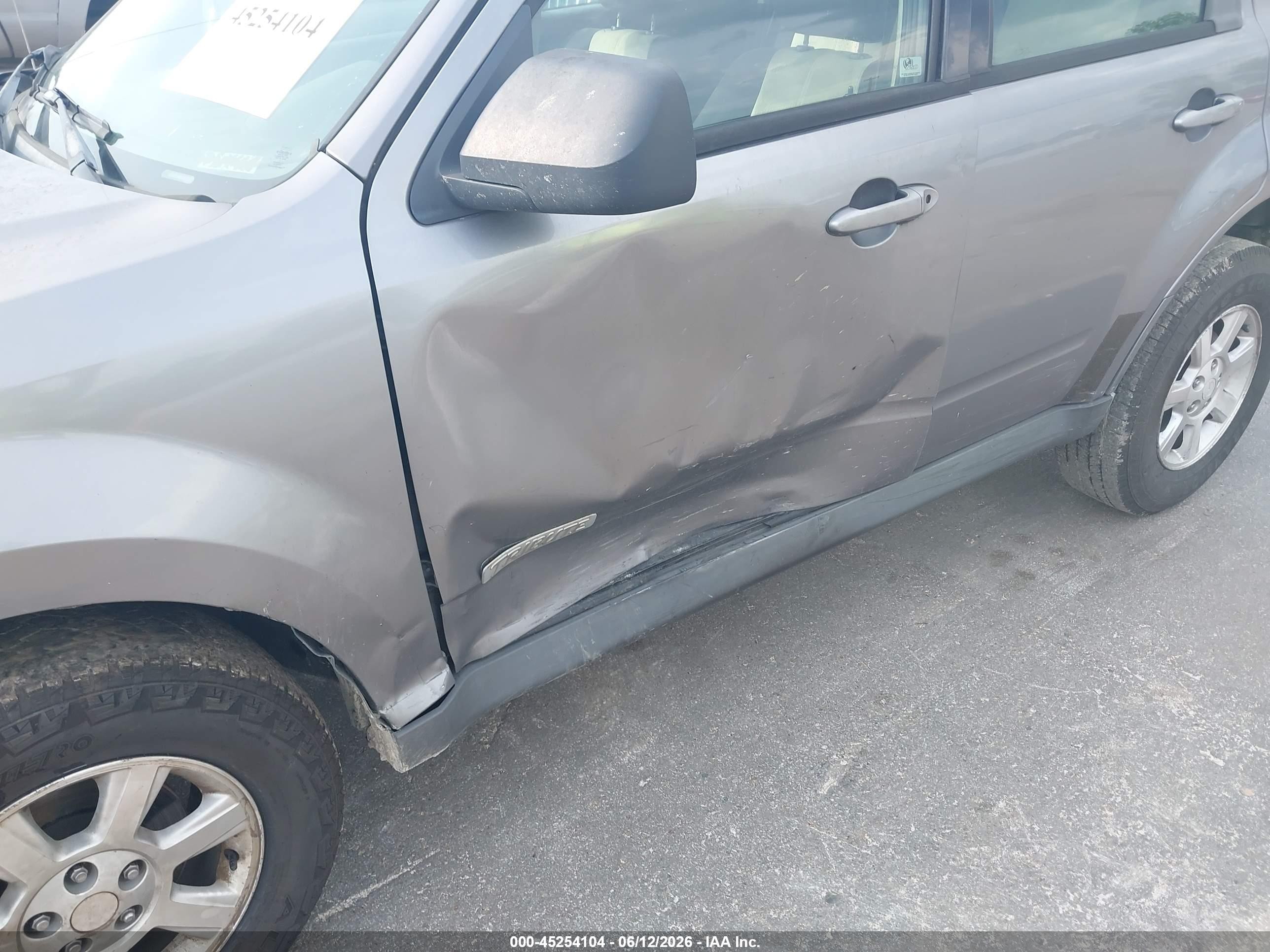 2008 Mazda Tribute I Sport Серый vin: 4F2CZ02Z08KM06083