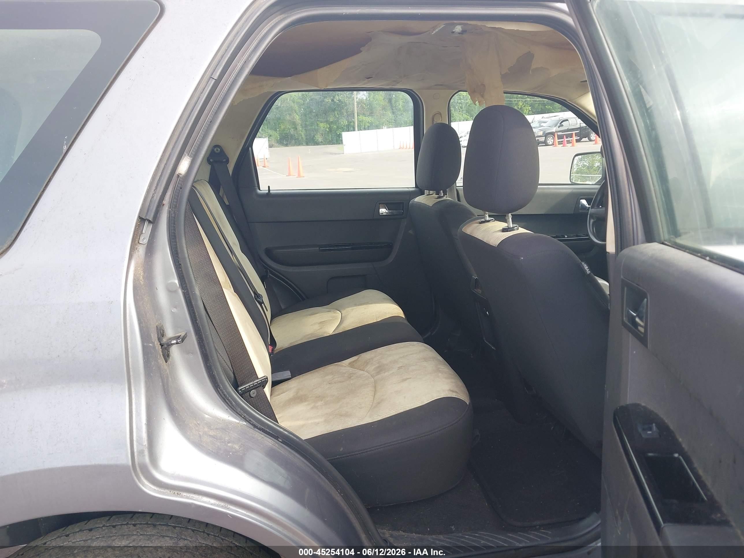 2008 Mazda Tribute I Sport Серый vin: 4F2CZ02Z08KM06083