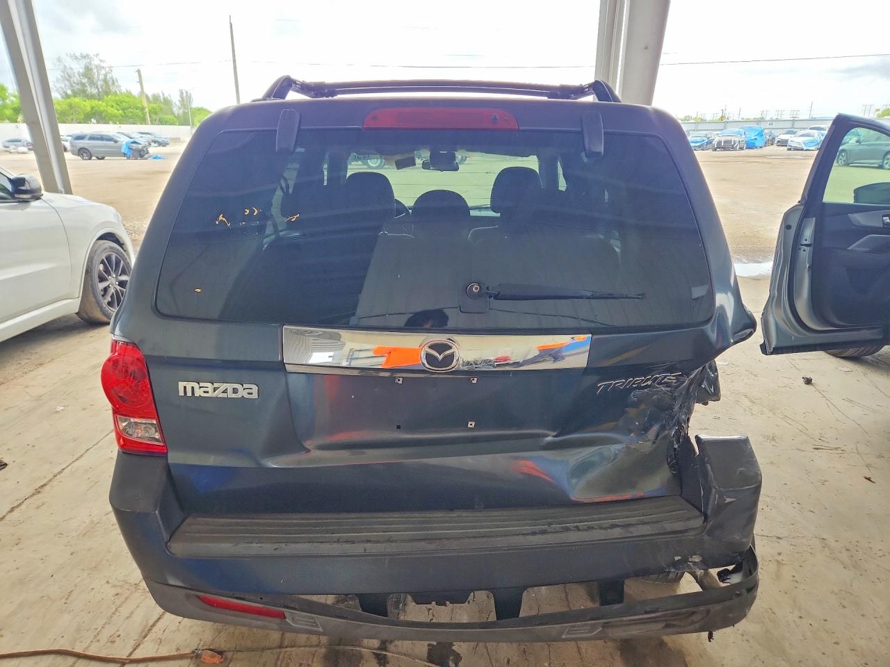 2008 Mazda Tribute I Серый vin: 4F2CZ02Z08KM12076