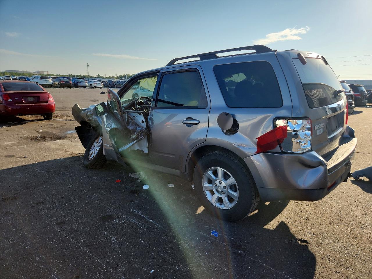 2008 Mazda Tribute I Silver vin: 4F2CZ02Z08KM20663