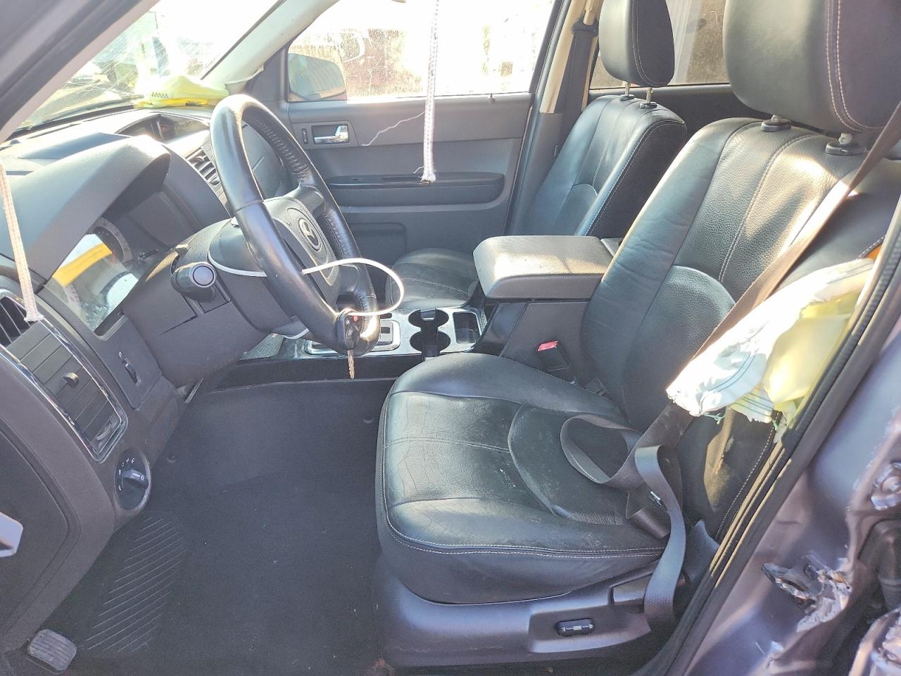 2008 Mazda Tribute I Silver vin: 4F2CZ02Z08KM20663