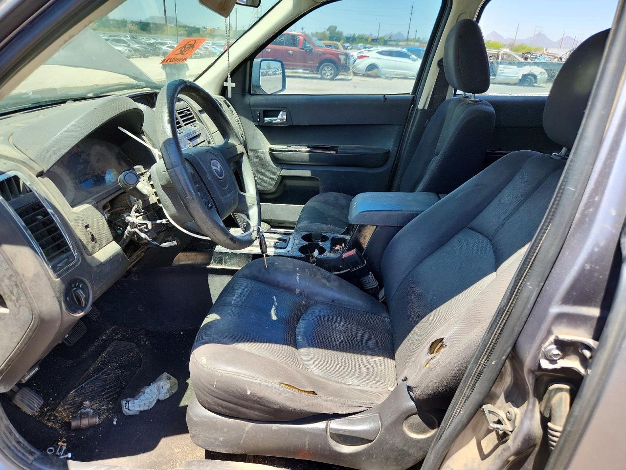 2008 Mazda Tribute I Коричневый vin: 4F2CZ02Z08KM30495