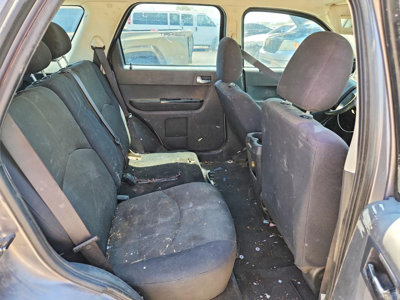 2008 Mazda Tribute I Коричневый vin: 4F2CZ02Z08KM30495