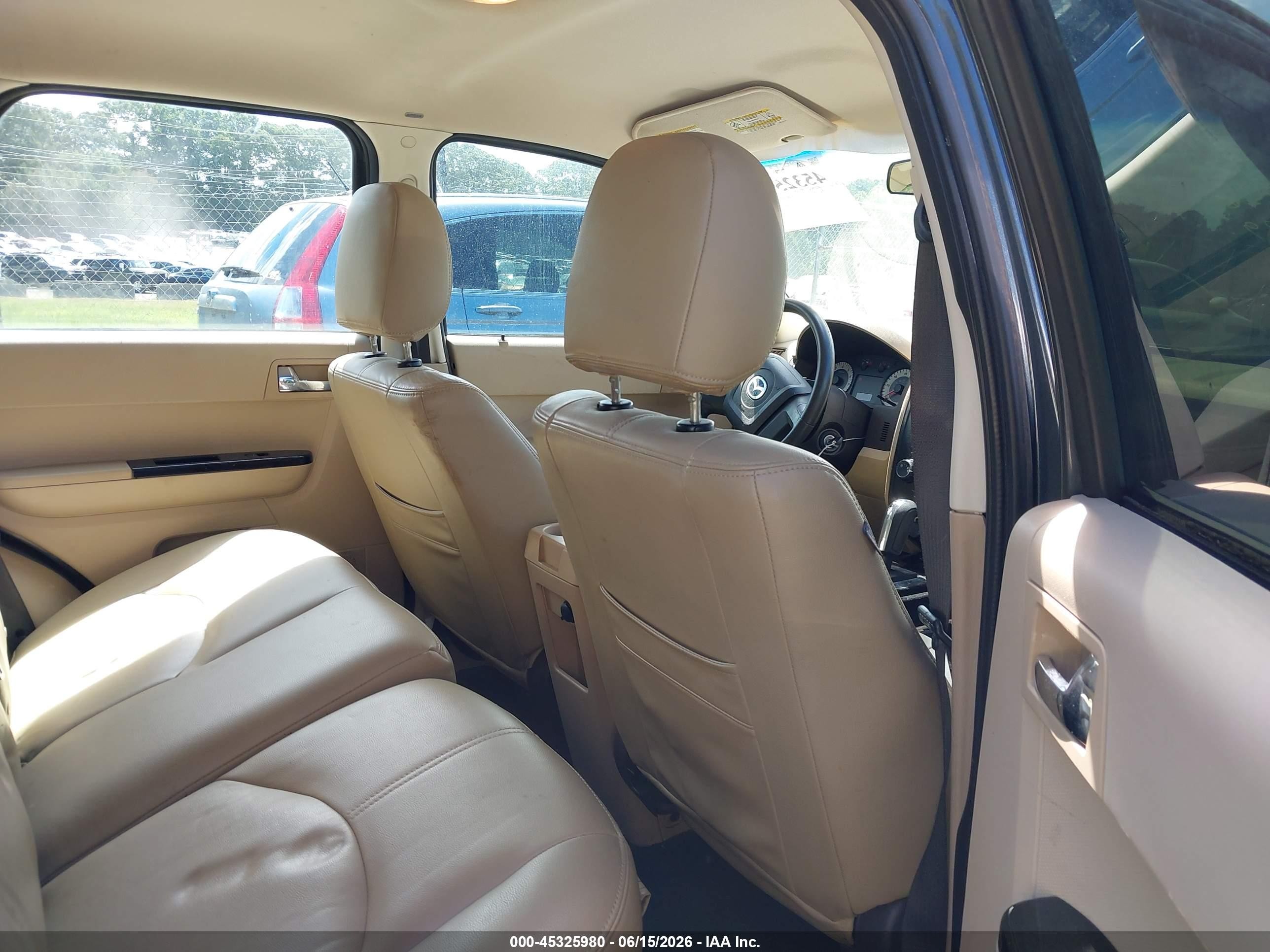 2008 Mazda Tribute I Sport Gray vin: 4F2CZ02Z18KM02639