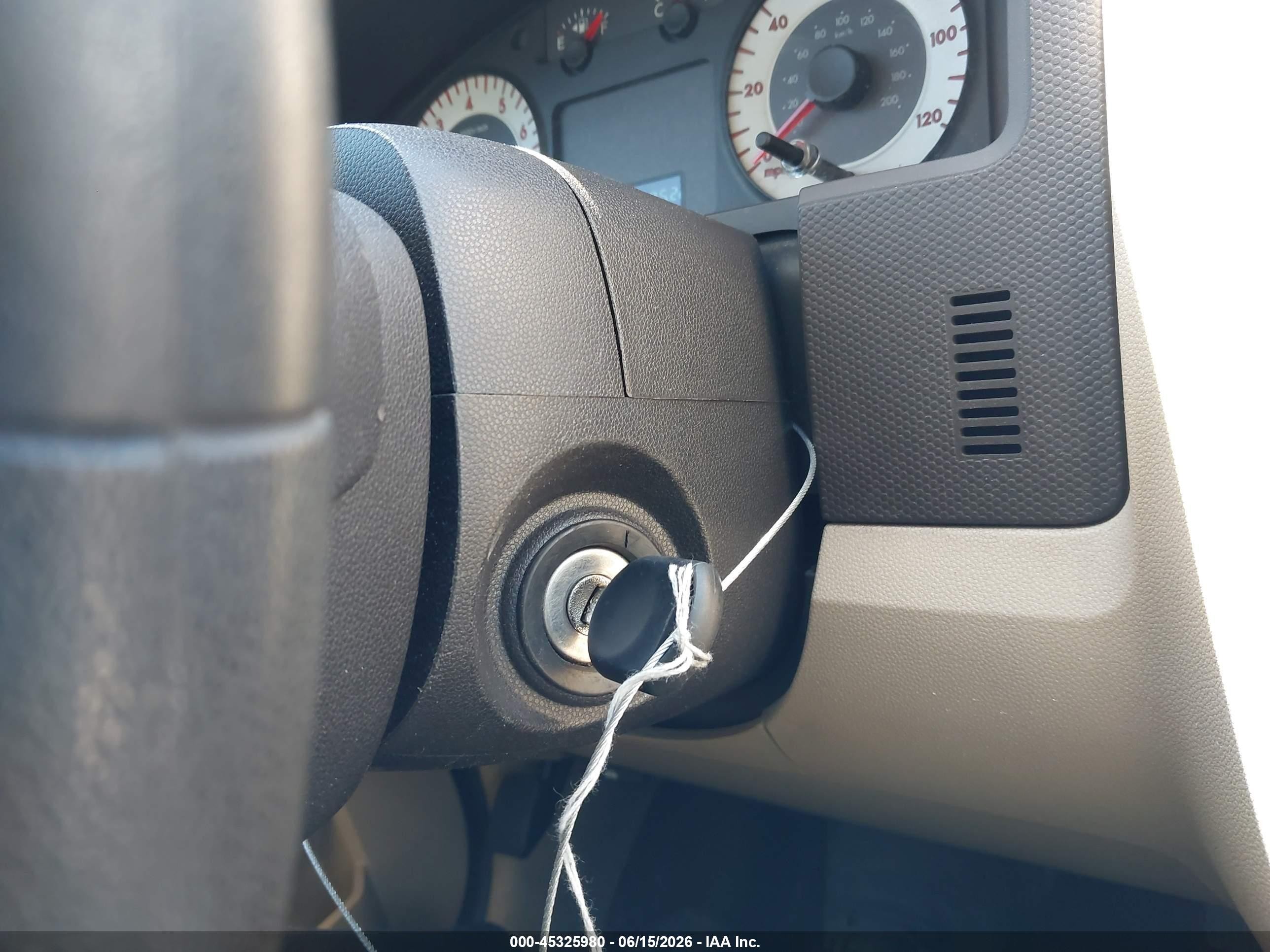 2008 Mazda Tribute I Sport Gray vin: 4F2CZ02Z18KM02639