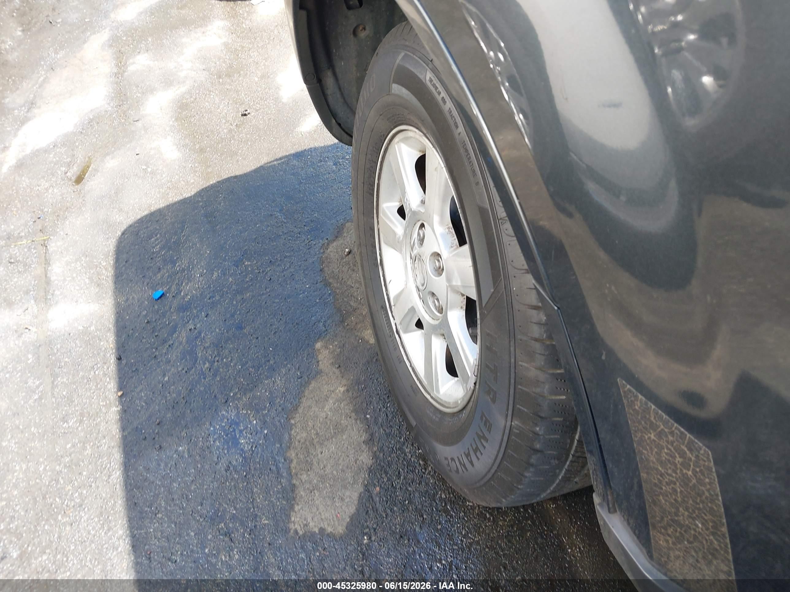 2008 Mazda Tribute I Sport Gray vin: 4F2CZ02Z18KM02639
