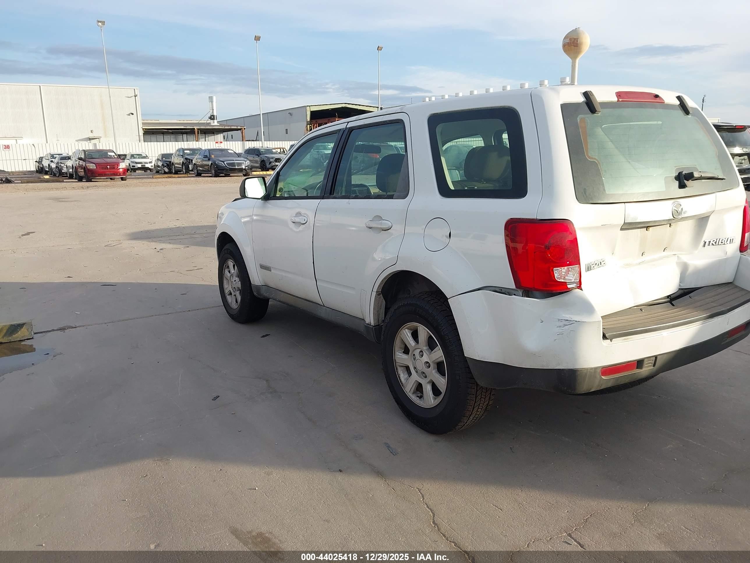 2008 Mazda Tribute I Sport White vin: 4F2CZ02Z18KM28061