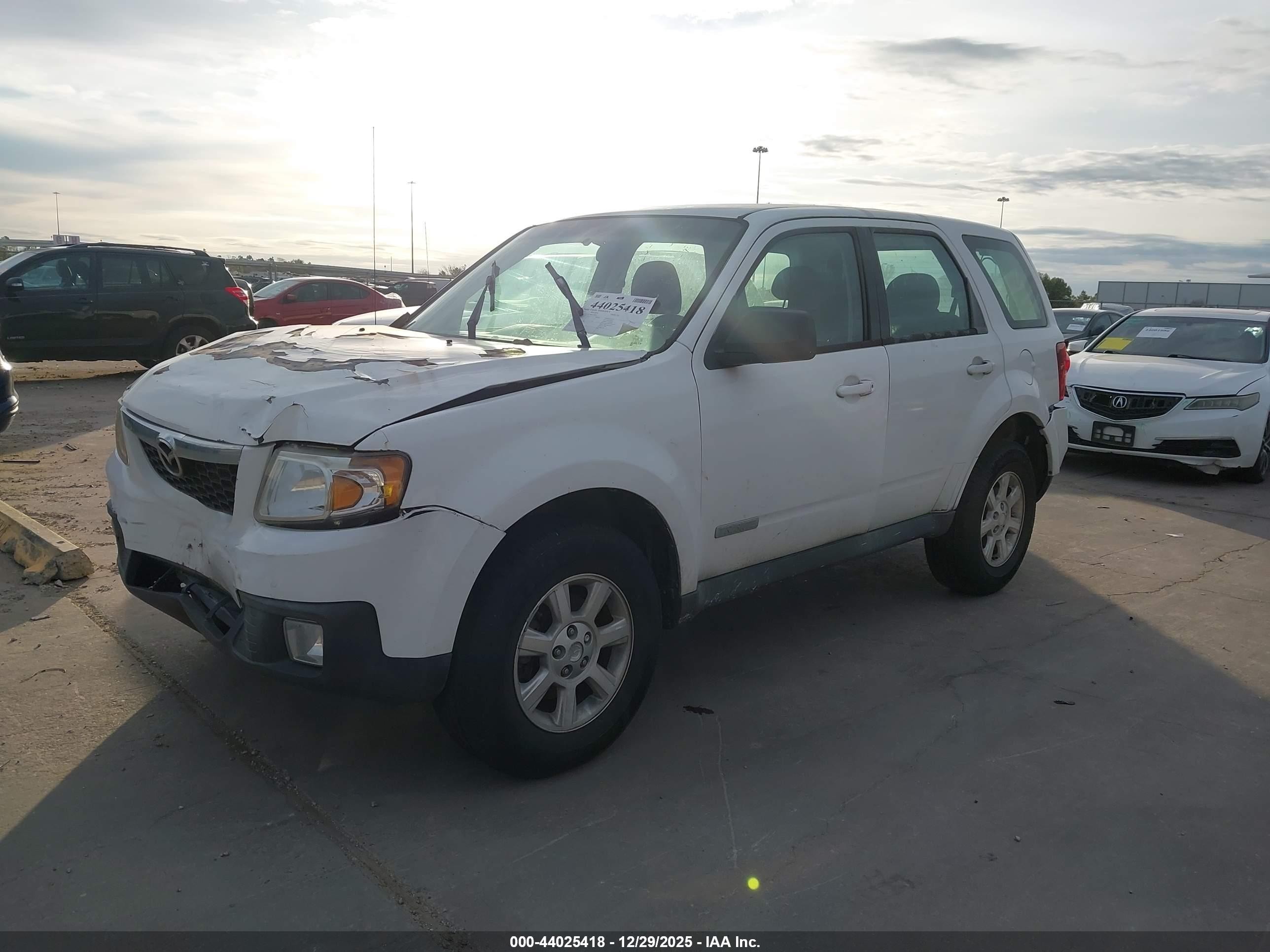 2008 Mazda Tribute I Sport White vin: 4F2CZ02Z18KM28061