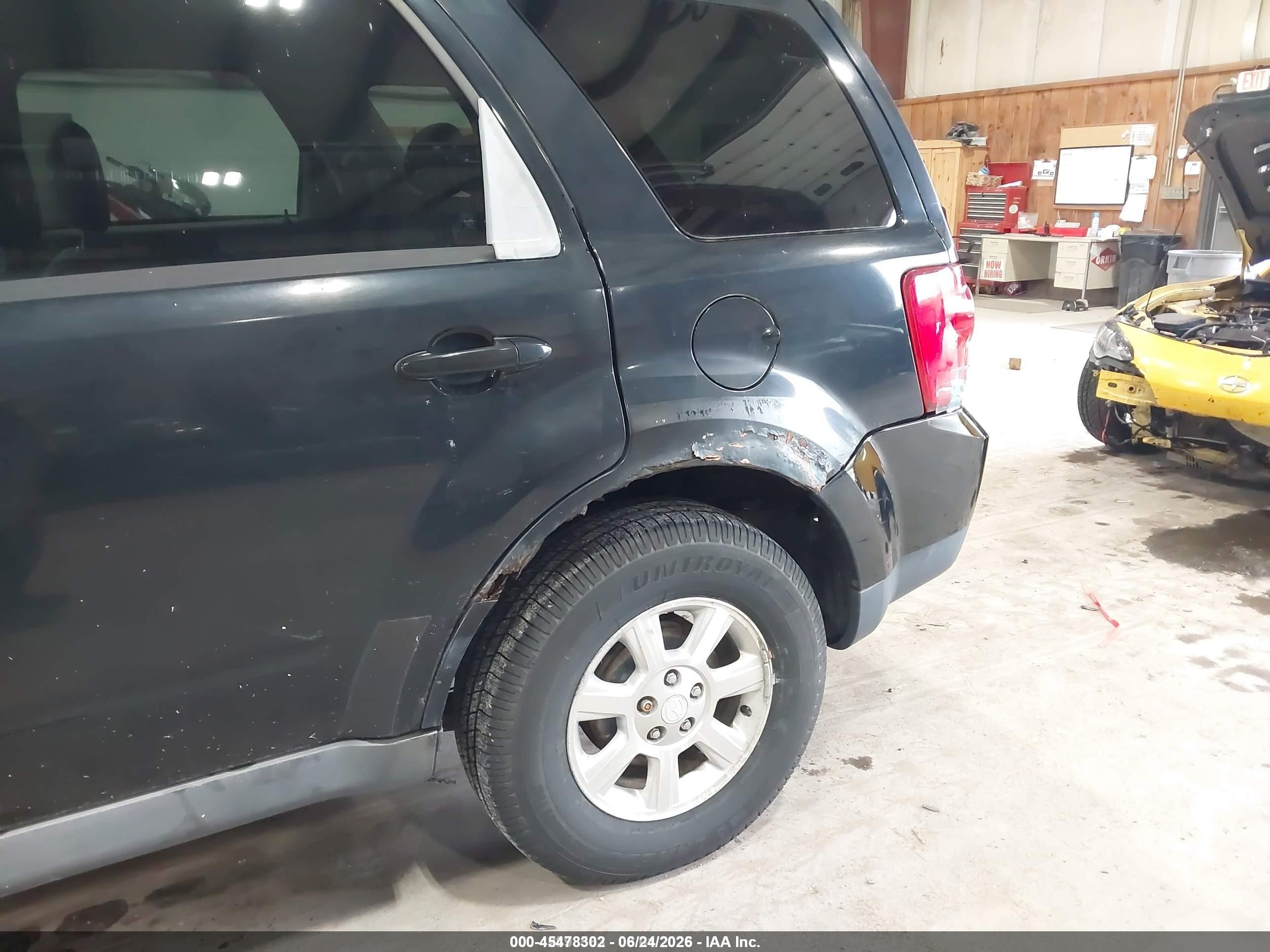 2008 Mazda Tribute I Touring Черный vin: 4F2CZ02Z28KM11219