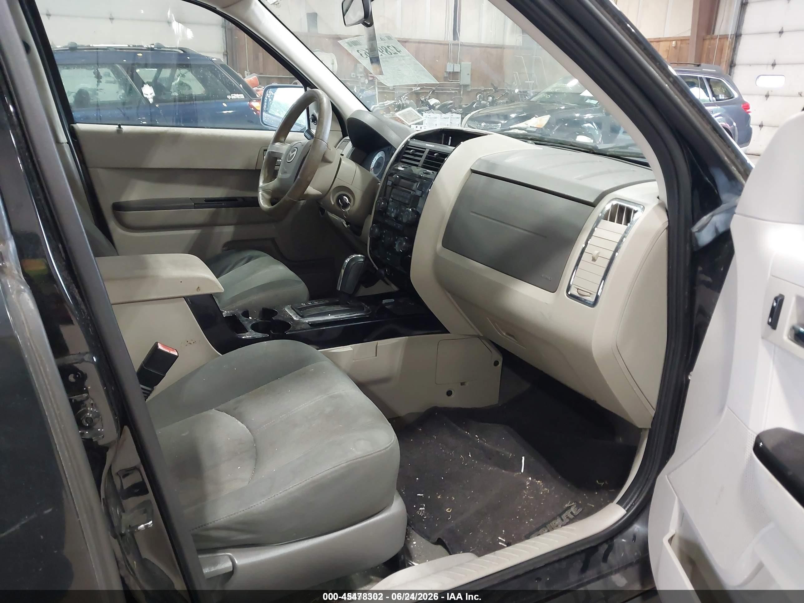 2008 Mazda Tribute I Touring Черный vin: 4F2CZ02Z28KM11219