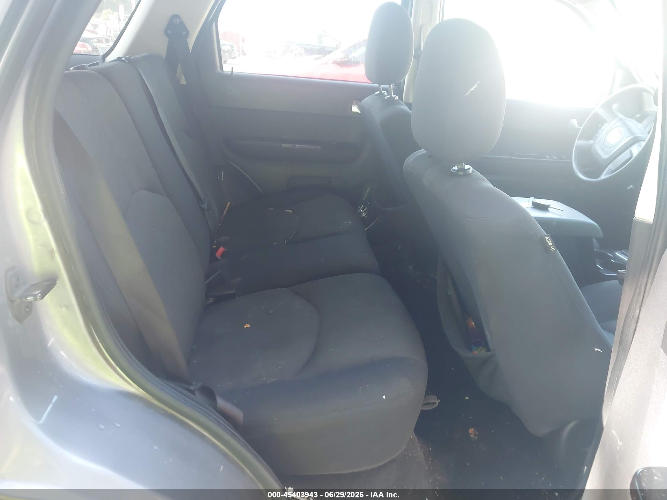 2008 Mazda Tribute I Touring Silver vin: 4F2CZ02Z28KM22558