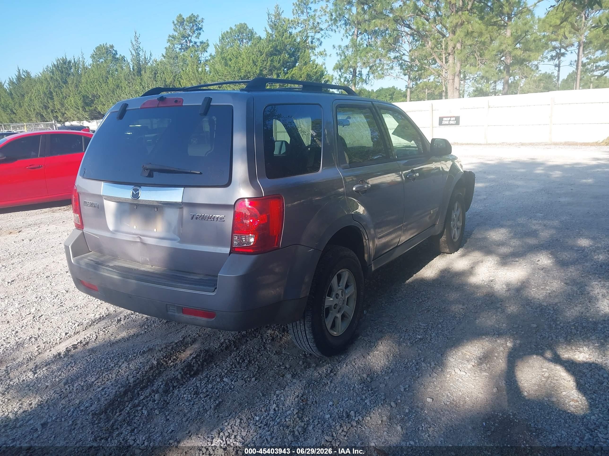 2008 Mazda Tribute I Touring Silver vin: 4F2CZ02Z28KM22558