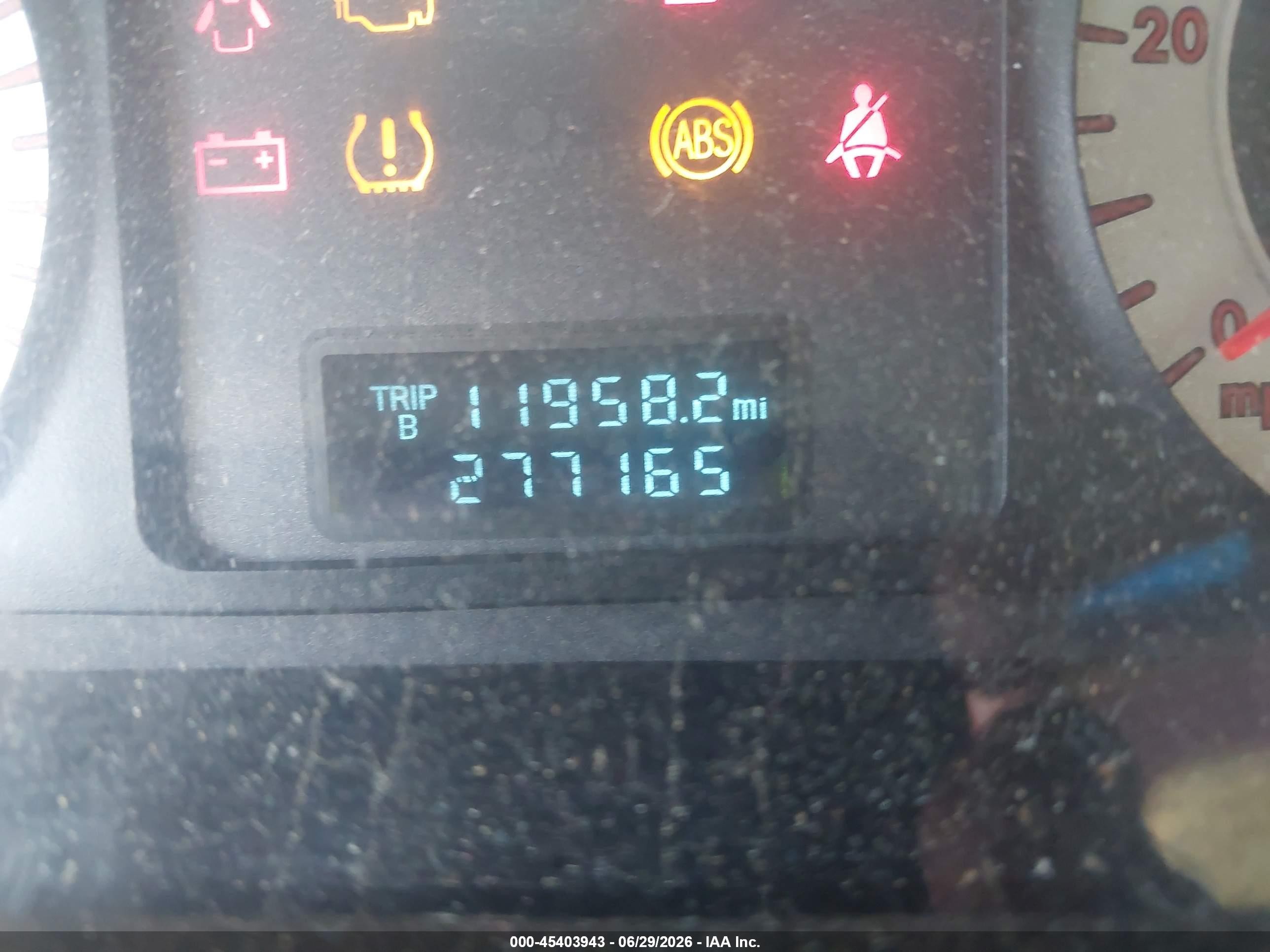 2008 Mazda Tribute I Touring Silver vin: 4F2CZ02Z28KM22558