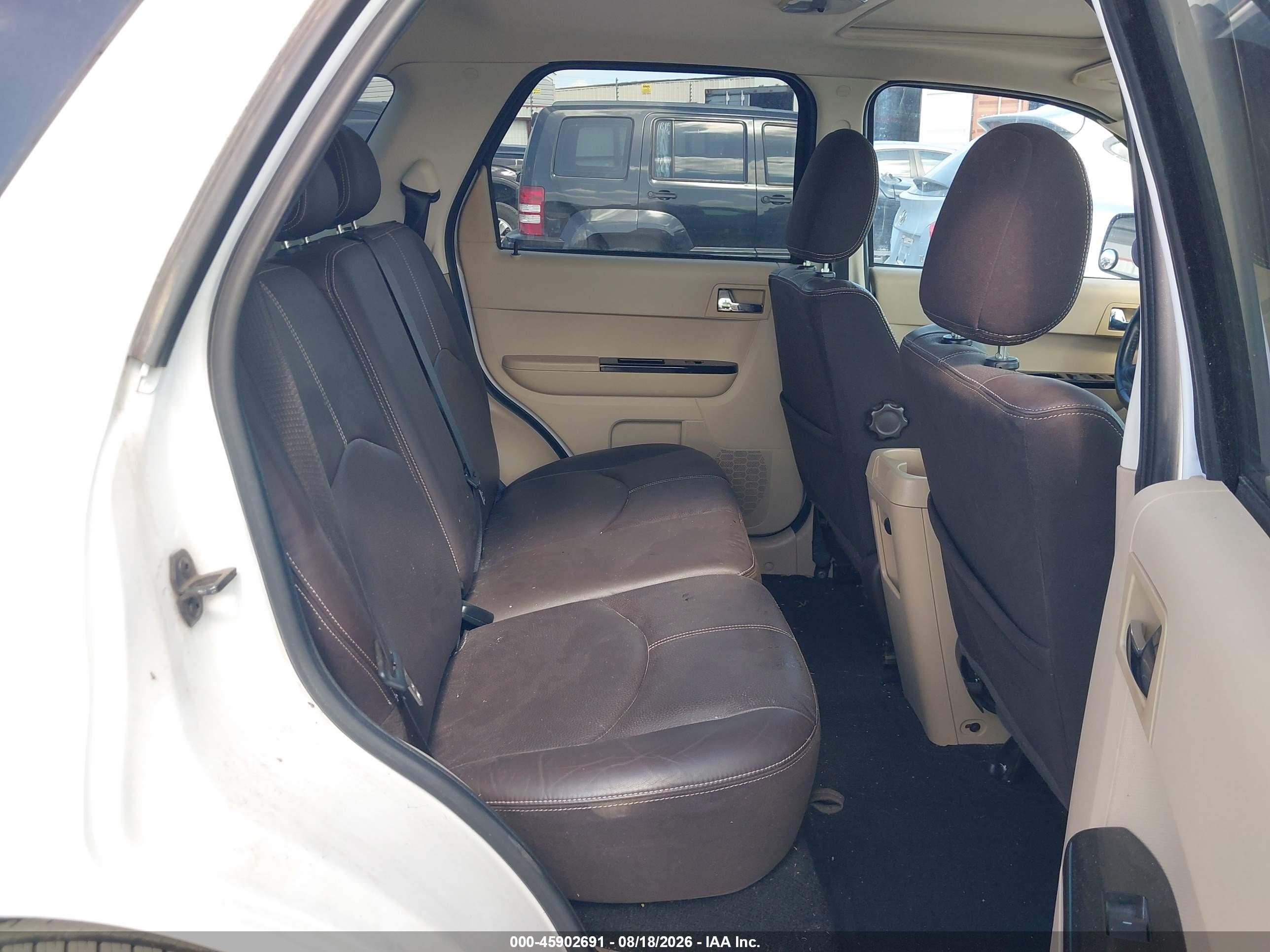 2008 Mazda Tribute I Grand Touring White vin: 4F2CZ02Z28KM28005