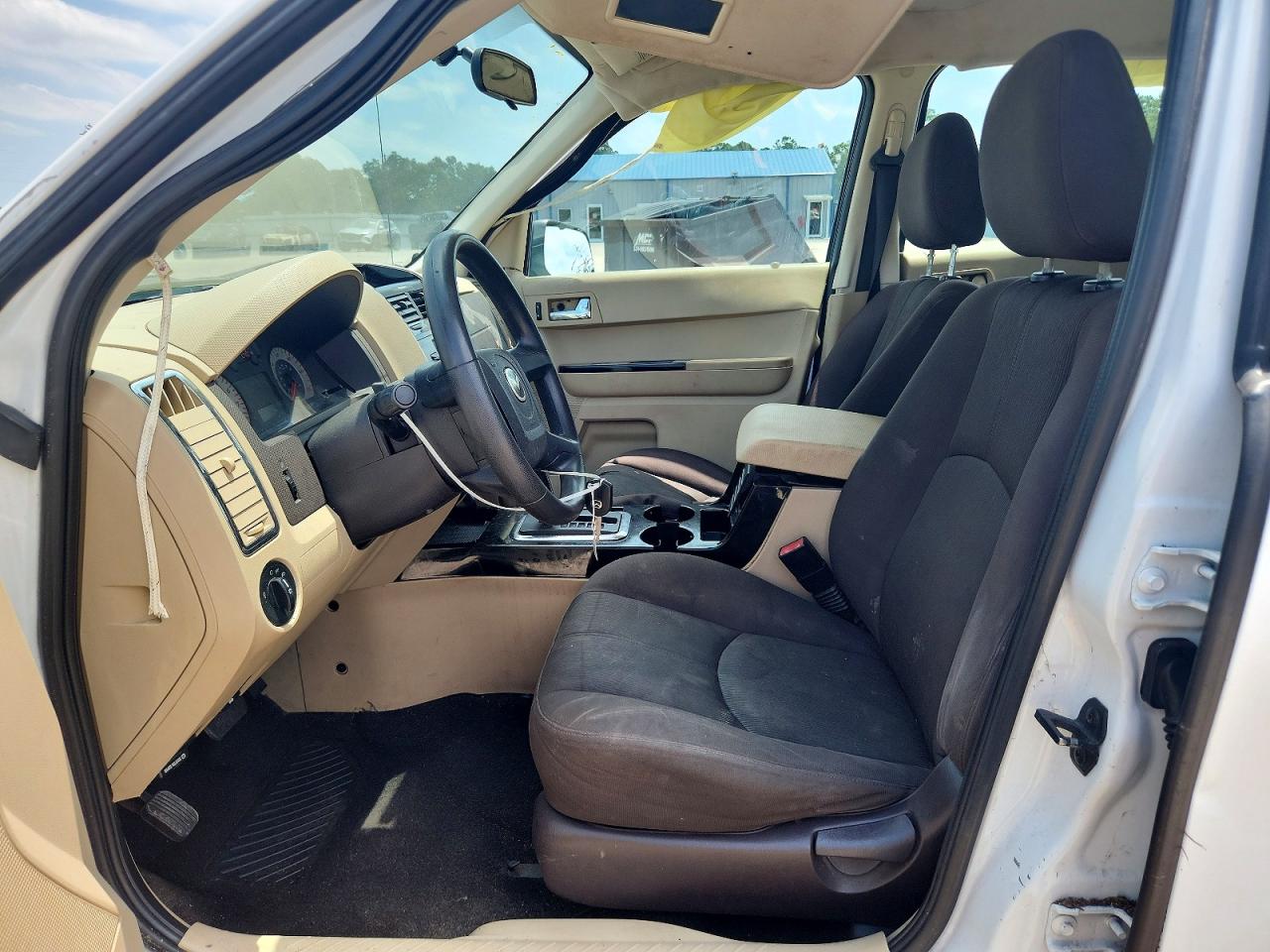 2008 Mazda Tribute I White vin: 4F2CZ02Z38KM08281