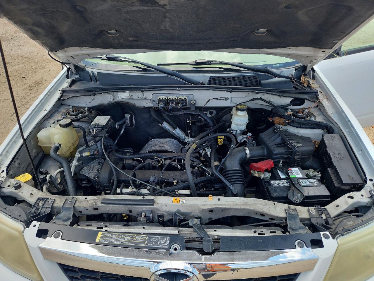 2008 Mazda Tribute I White vin: 4F2CZ02Z38KM08281