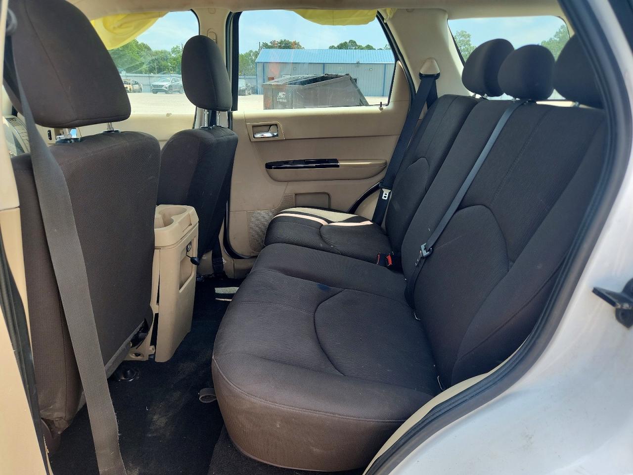 2008 Mazda Tribute I White vin: 4F2CZ02Z38KM08281