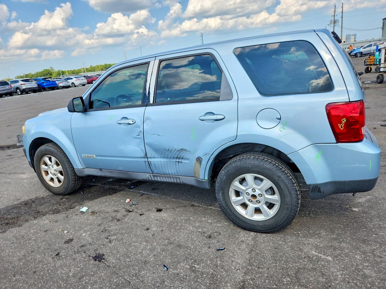 2008 Mazda Tribute I Серебряный vin: 4F2CZ02Z68KM05472