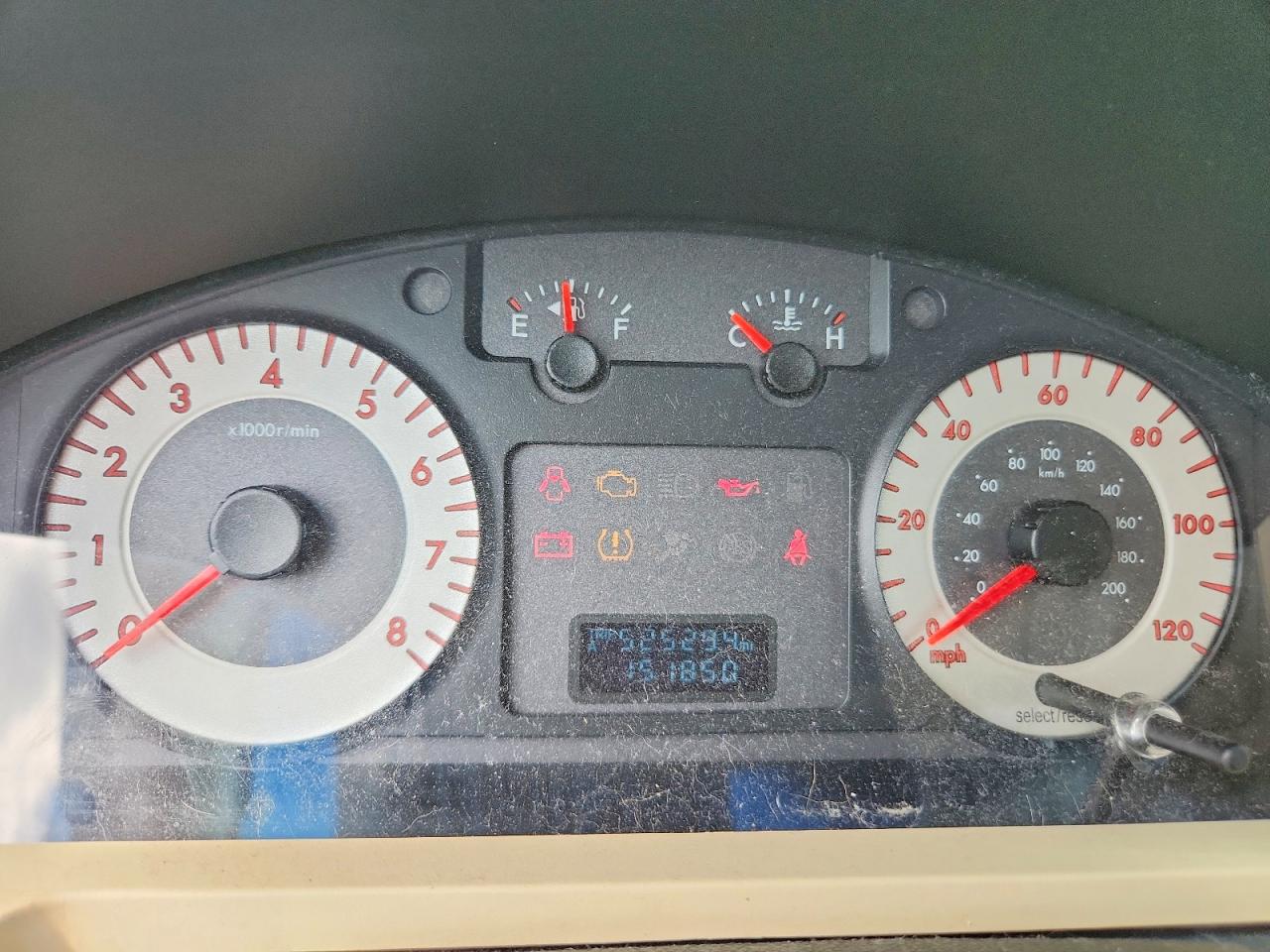 2008 Mazda Tribute I Серебряный vin: 4F2CZ02Z68KM05472