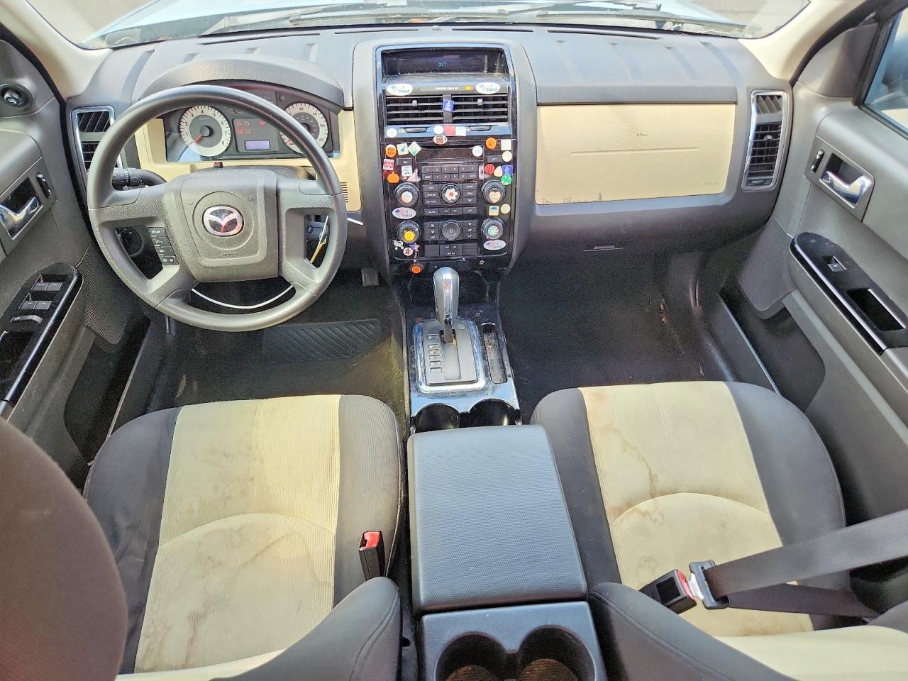 2008 Mazda Tribute I Серебряный vin: 4F2CZ02Z68KM05472