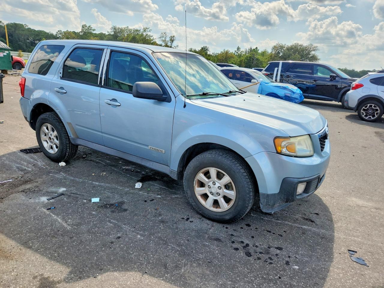 2008 Mazda Tribute I Серебряный vin: 4F2CZ02Z68KM05472