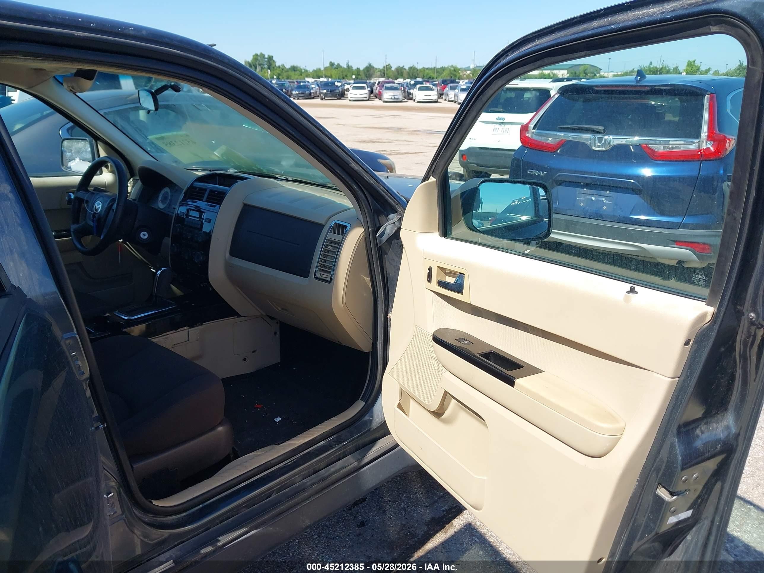 2008 Mazda Tribute I Touring Dark Blue vin: 4F2CZ02Z68KM18528