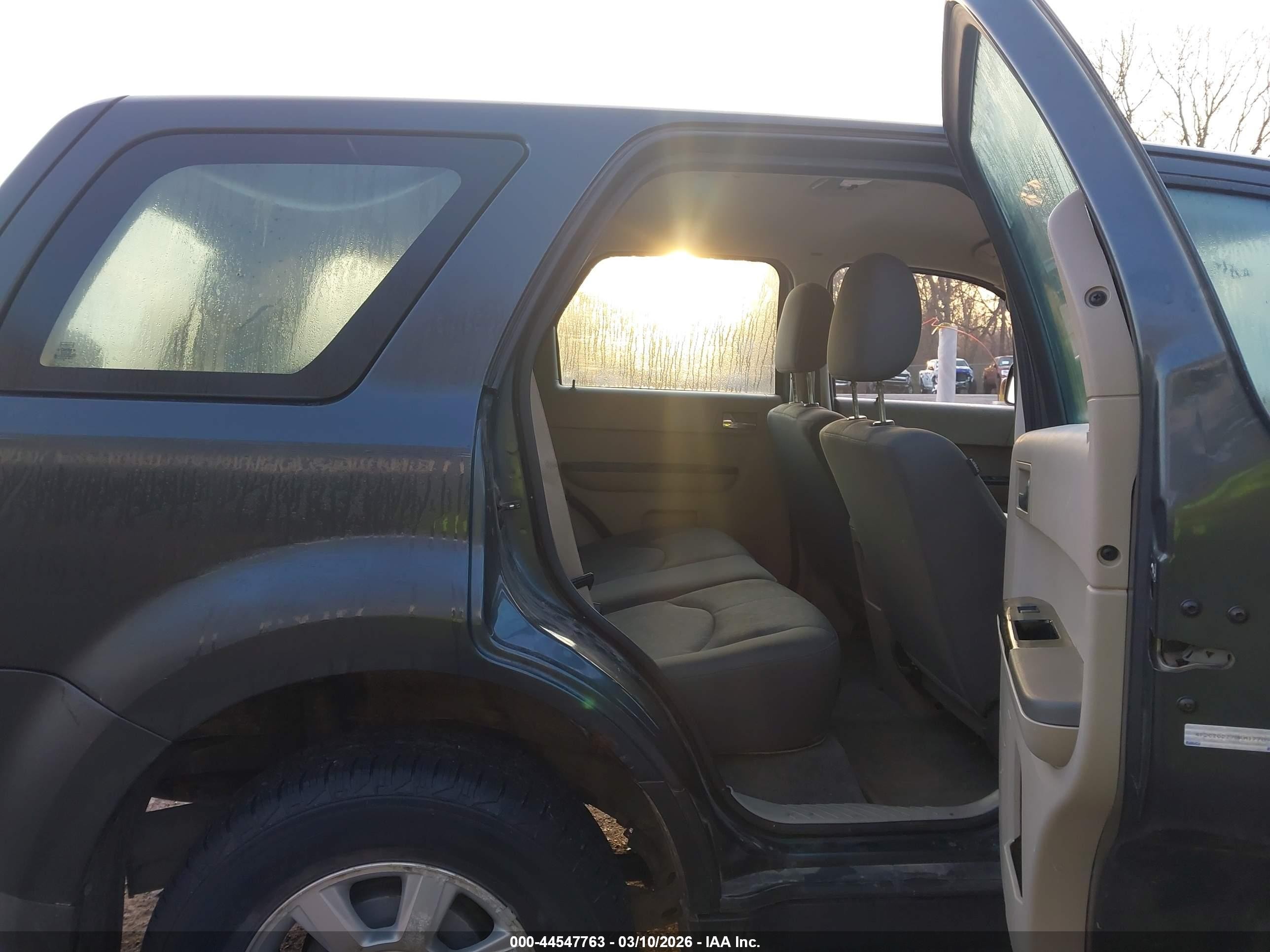 2008 Mazda Tribute I Sport Серый vin: 4F2CZ02Z78KM17789