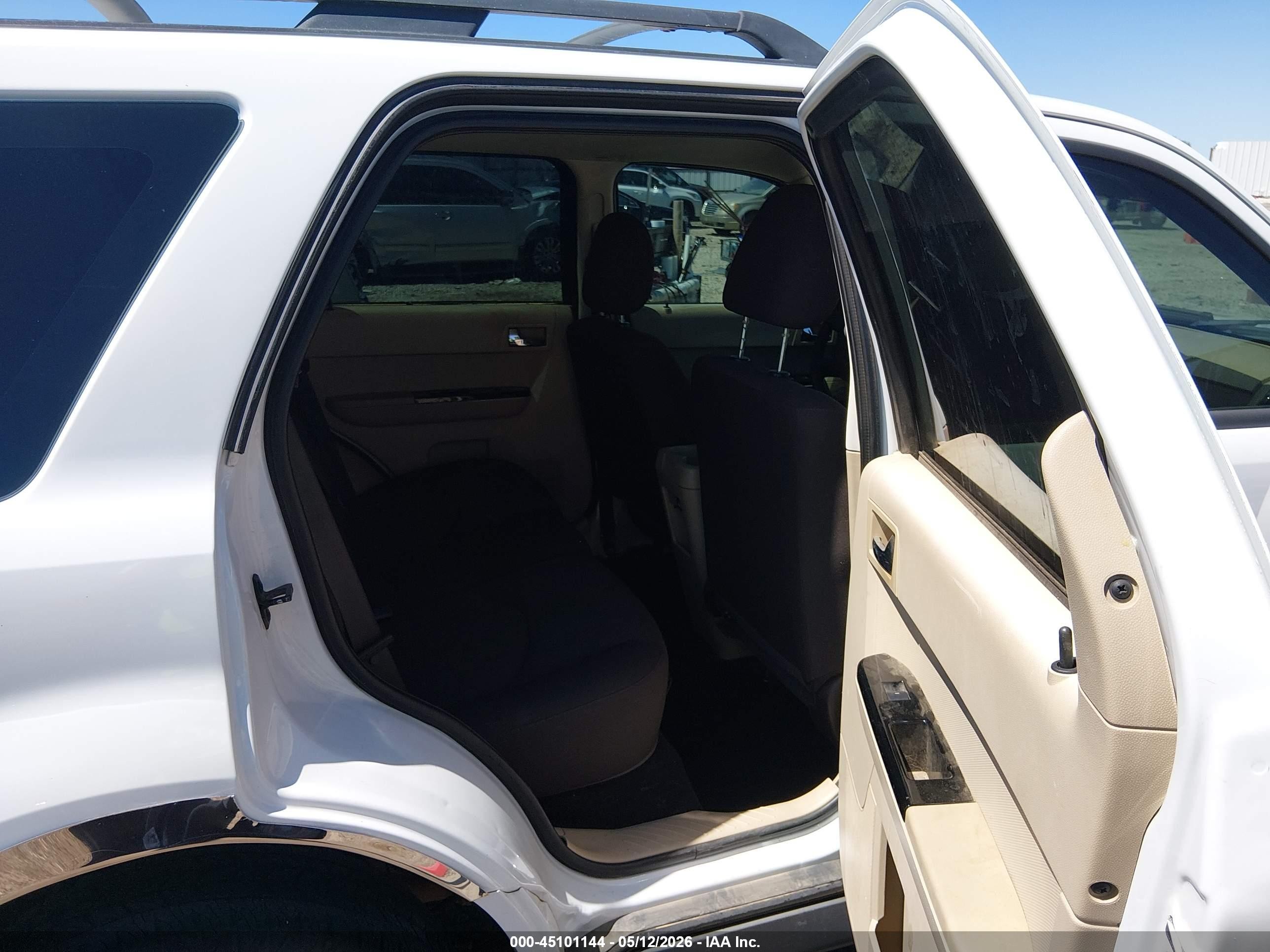 2008 Mazda Tribute I Sport White vin: 4F2CZ02Z88KM08647