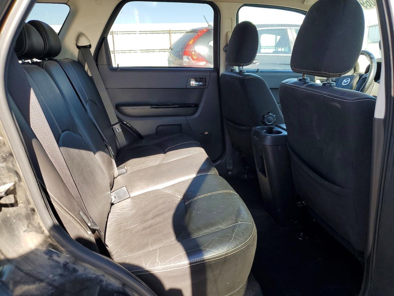 2008 Mazda Tribute I Black vin: 4F2CZ02Z88KM15632