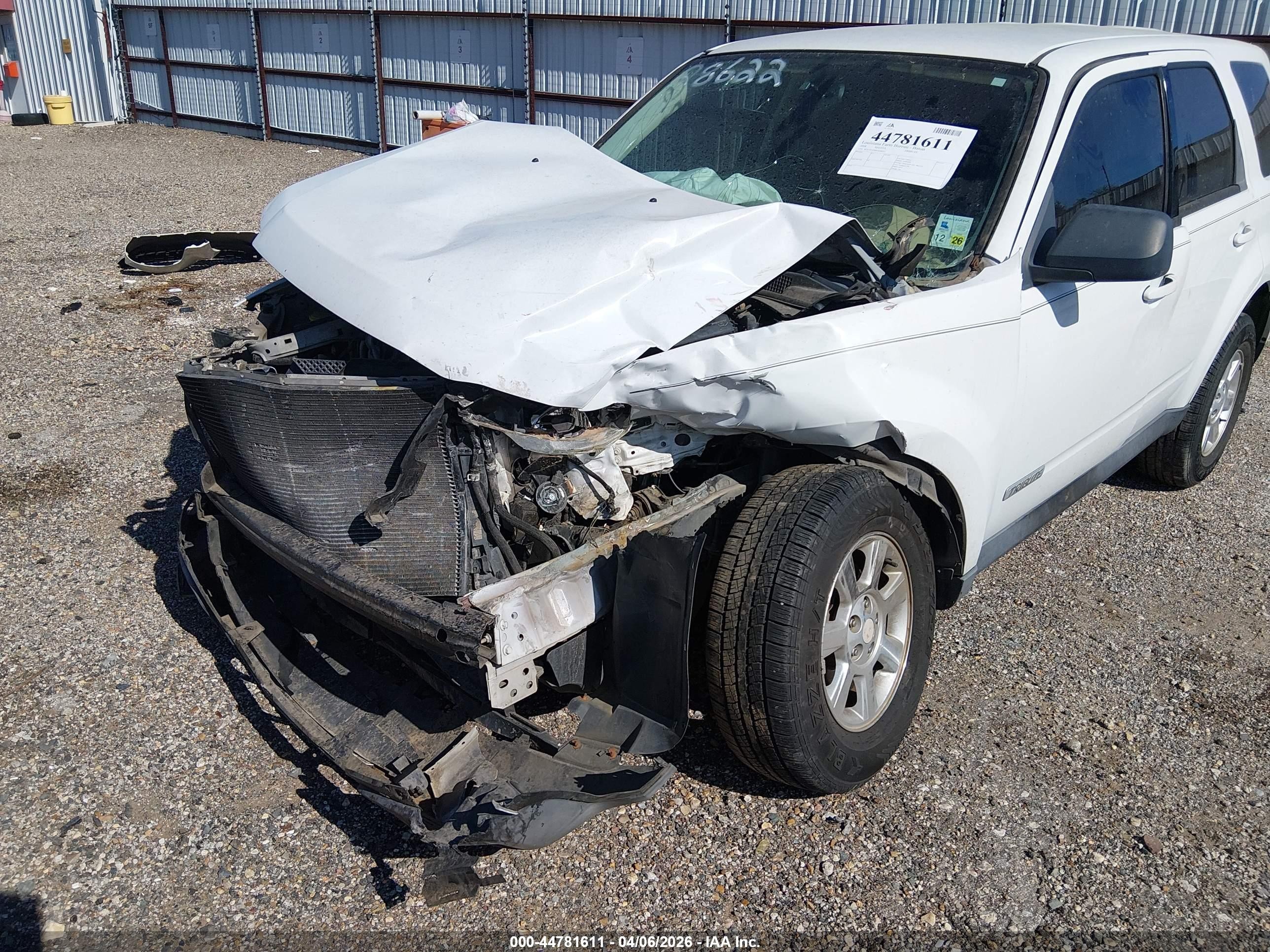 2008 Mazda Tribute I Sport Белый vin: 4F2CZ02Z98KM28065