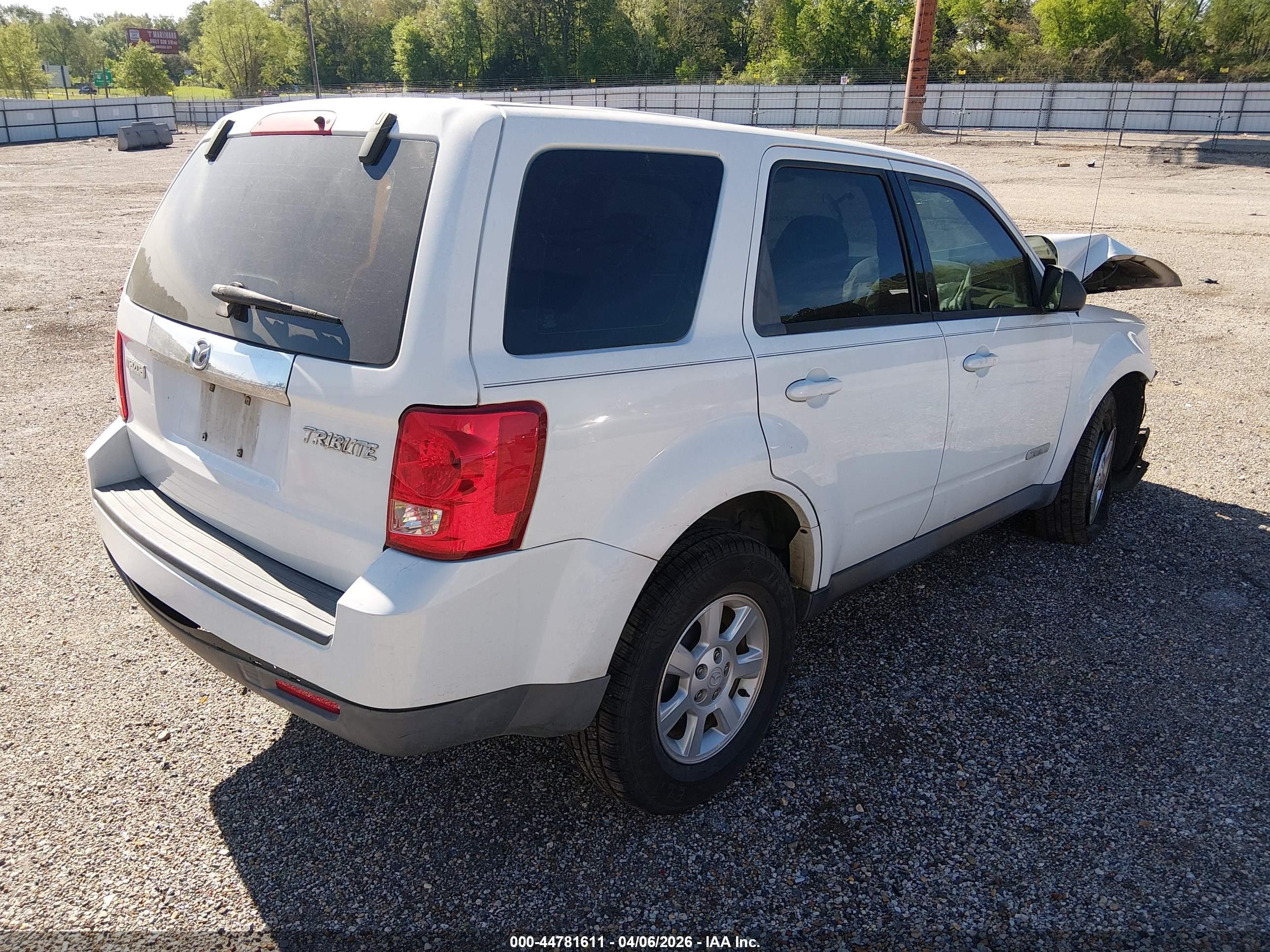 2008 Mazda Tribute I Sport Белый vin: 4F2CZ02Z98KM28065