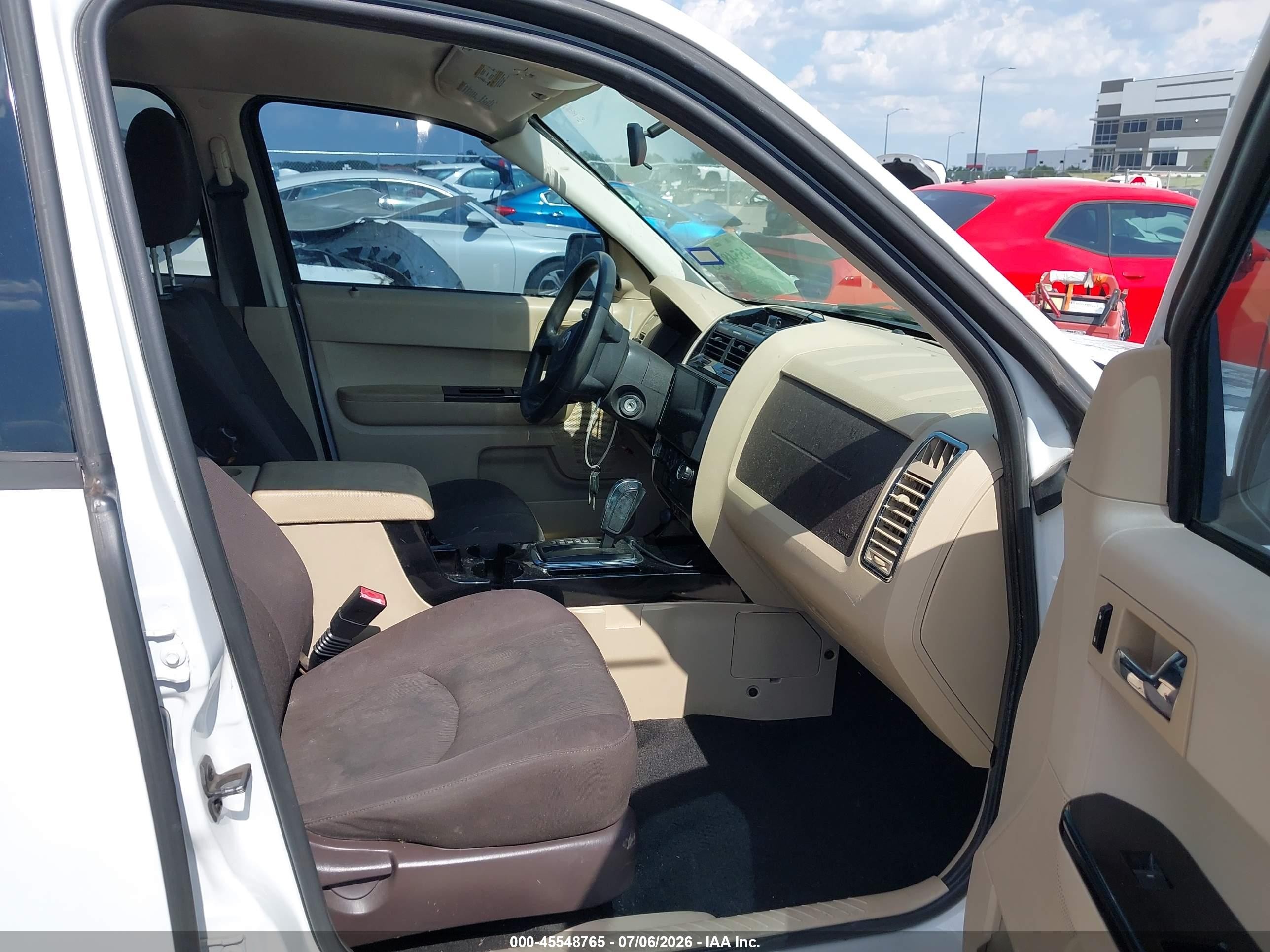 2008 Mazda Tribute I Touring White vin: 4F2CZ02Z98KM30415