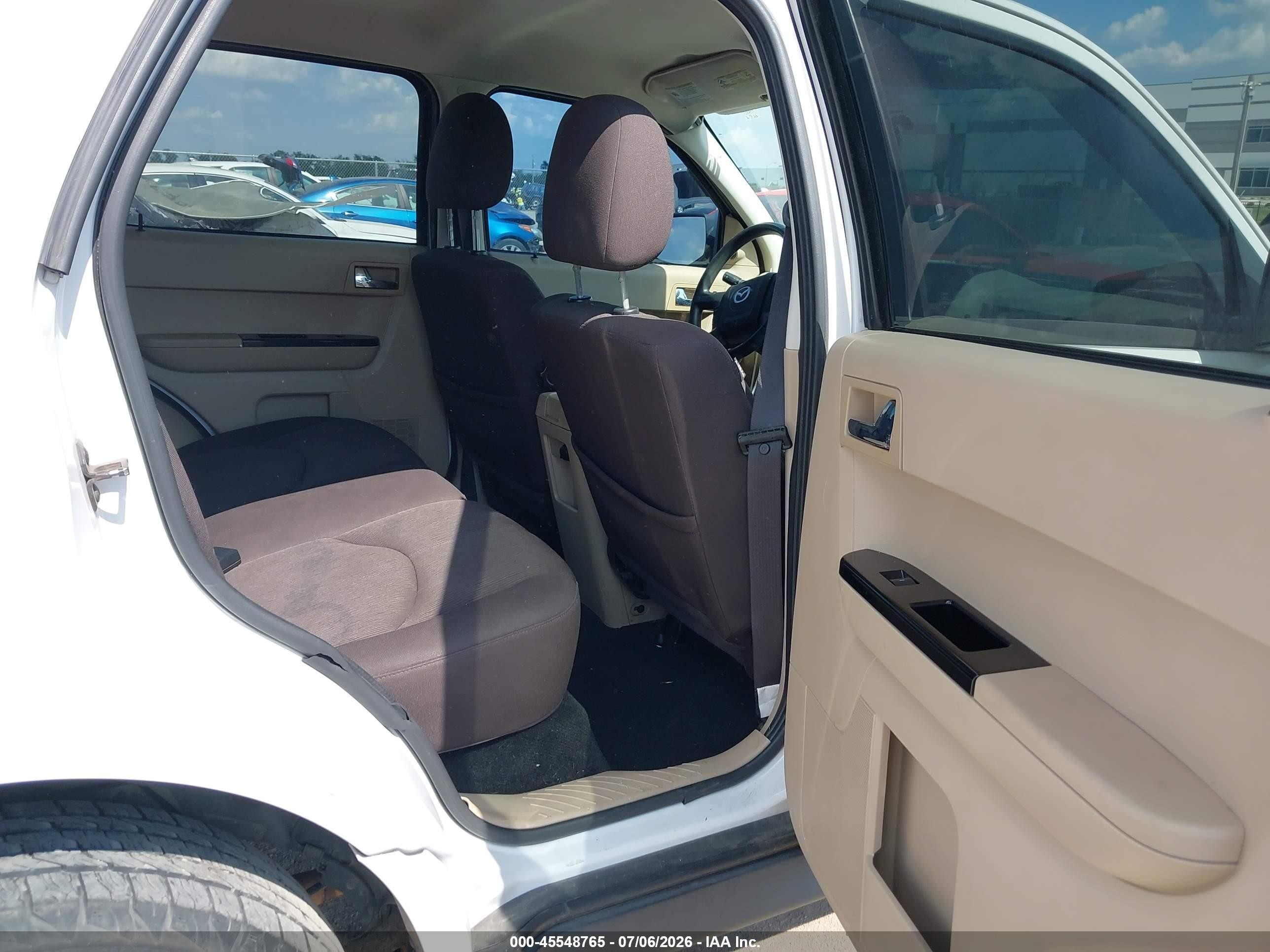 2008 Mazda Tribute I Touring White vin: 4F2CZ02Z98KM30415