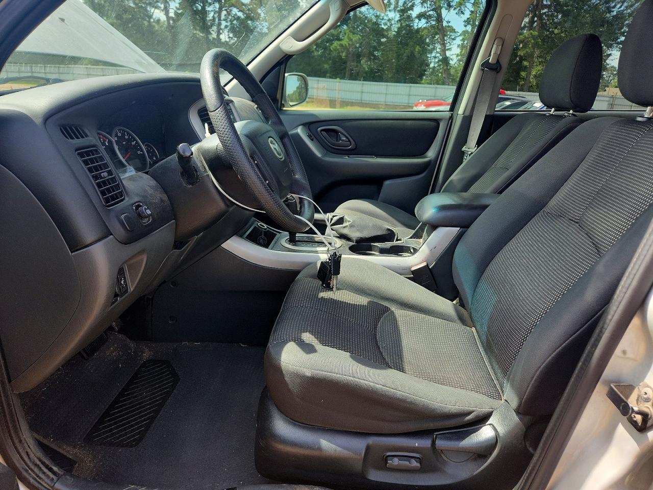 2005 Mazda Tribute S Silver vin: 4F2CZ04115KM12493