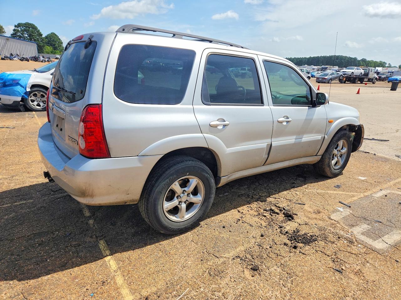 2005 Mazda Tribute S Silver vin: 4F2CZ04115KM12493