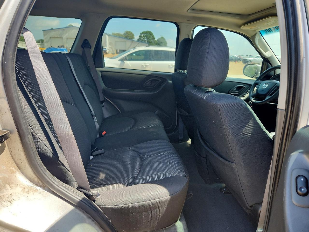 2005 Mazda Tribute S Silver vin: 4F2CZ04115KM12493