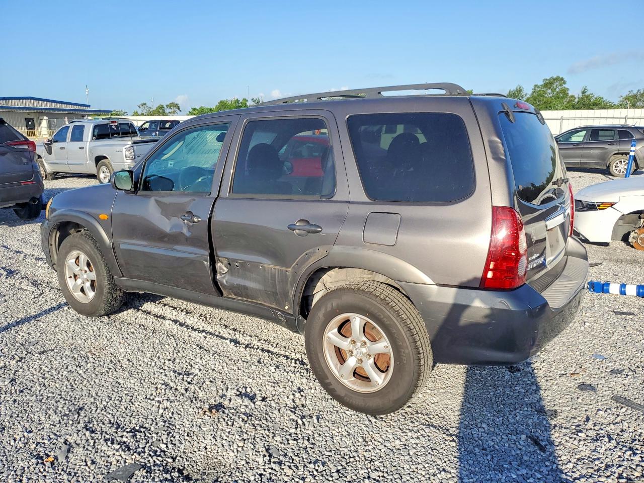 2005 Mazda Tribute Gray vin: 4F2CZ04155KM09225