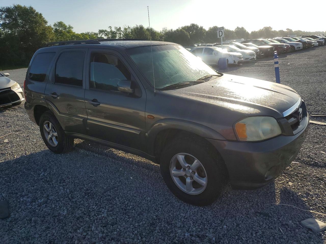 2005 Mazda Tribute Gray vin: 4F2CZ04155KM09225