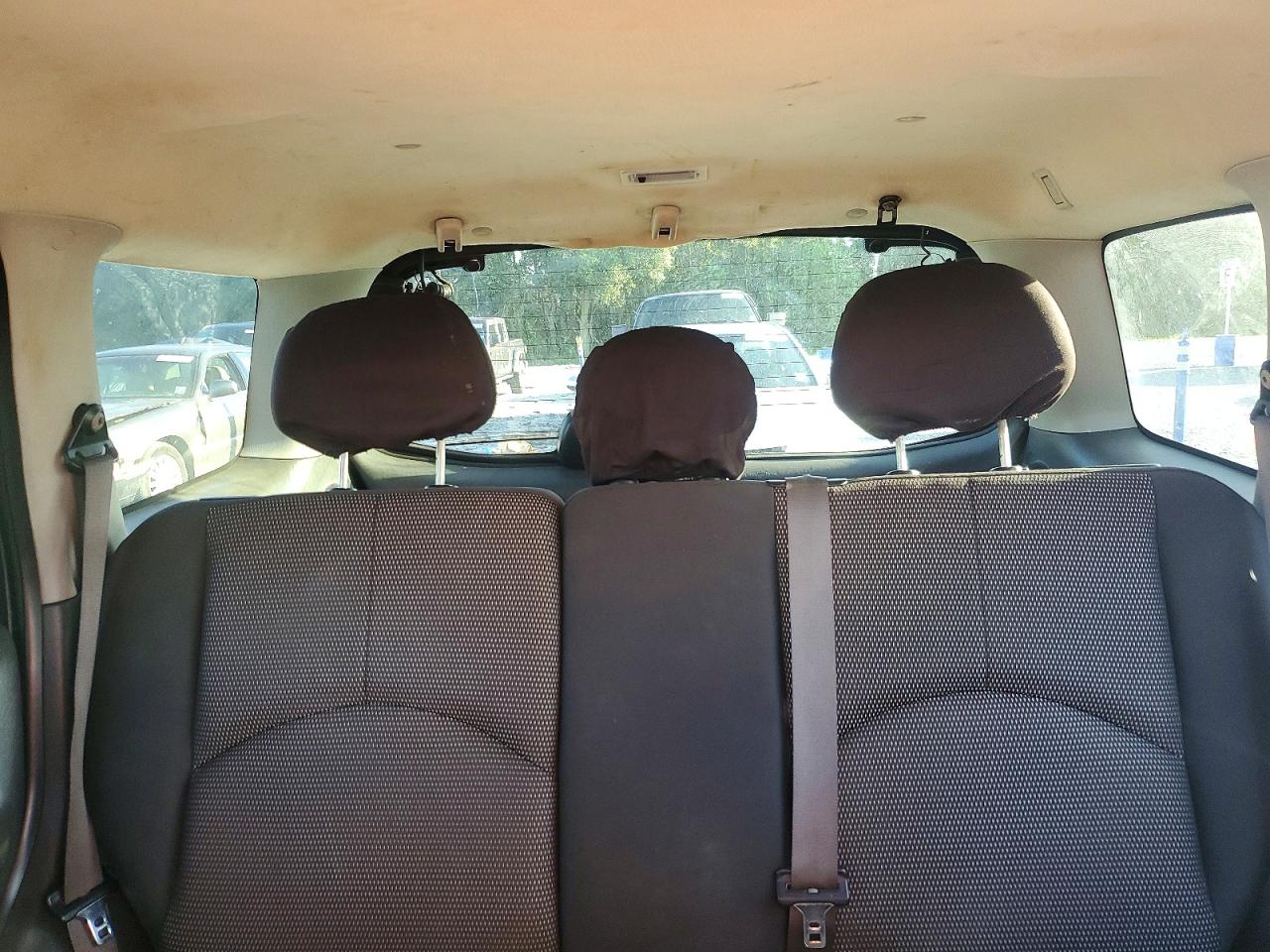 2005 Mazda Tribute Gray vin: 4F2CZ04155KM09225