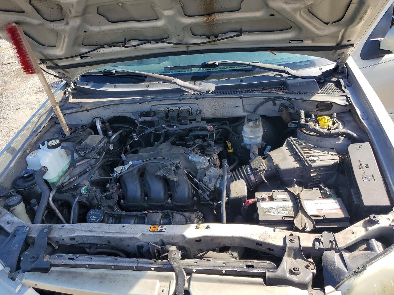 2005 Mazda Tribute S Gray vin: 4F2CZ06175KM32549