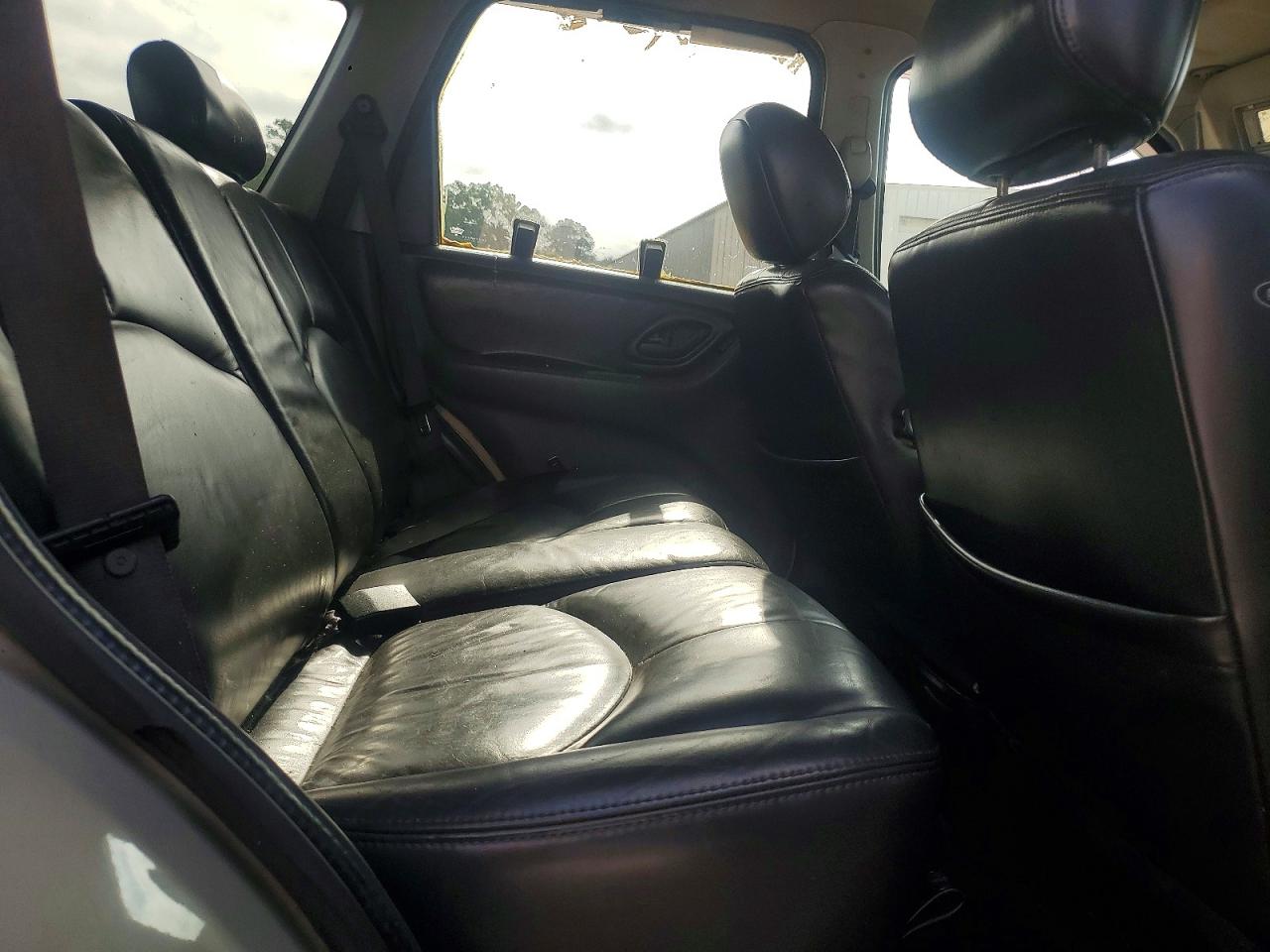 2003 Mazda Tribute Es Beige vin: 4F2CZ06183KM38325