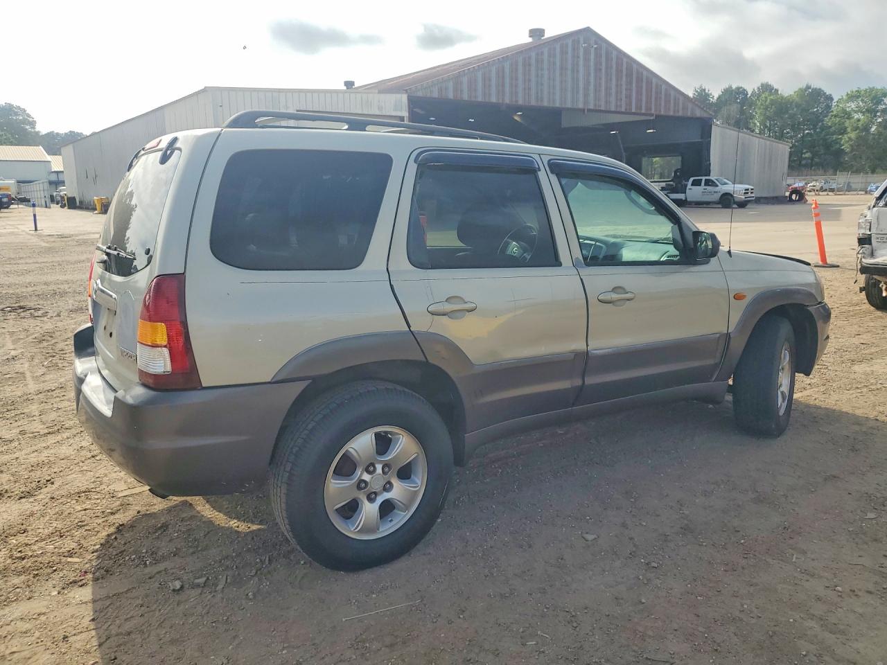 2003 Mazda Tribute Es Beige vin: 4F2CZ06183KM38325