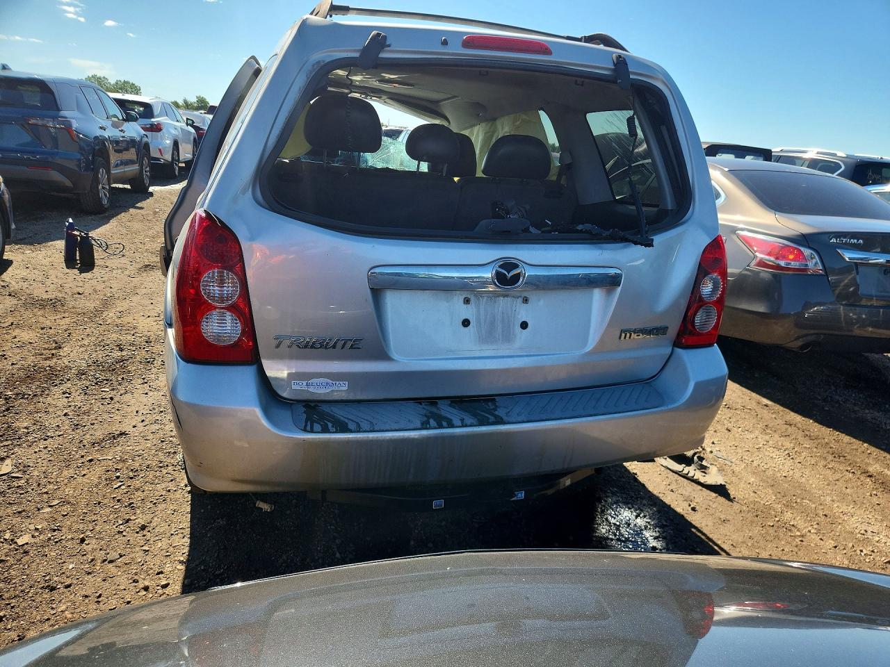 2005 Mazda Tribute S Silver vin: 4F2CZ06185KM47562