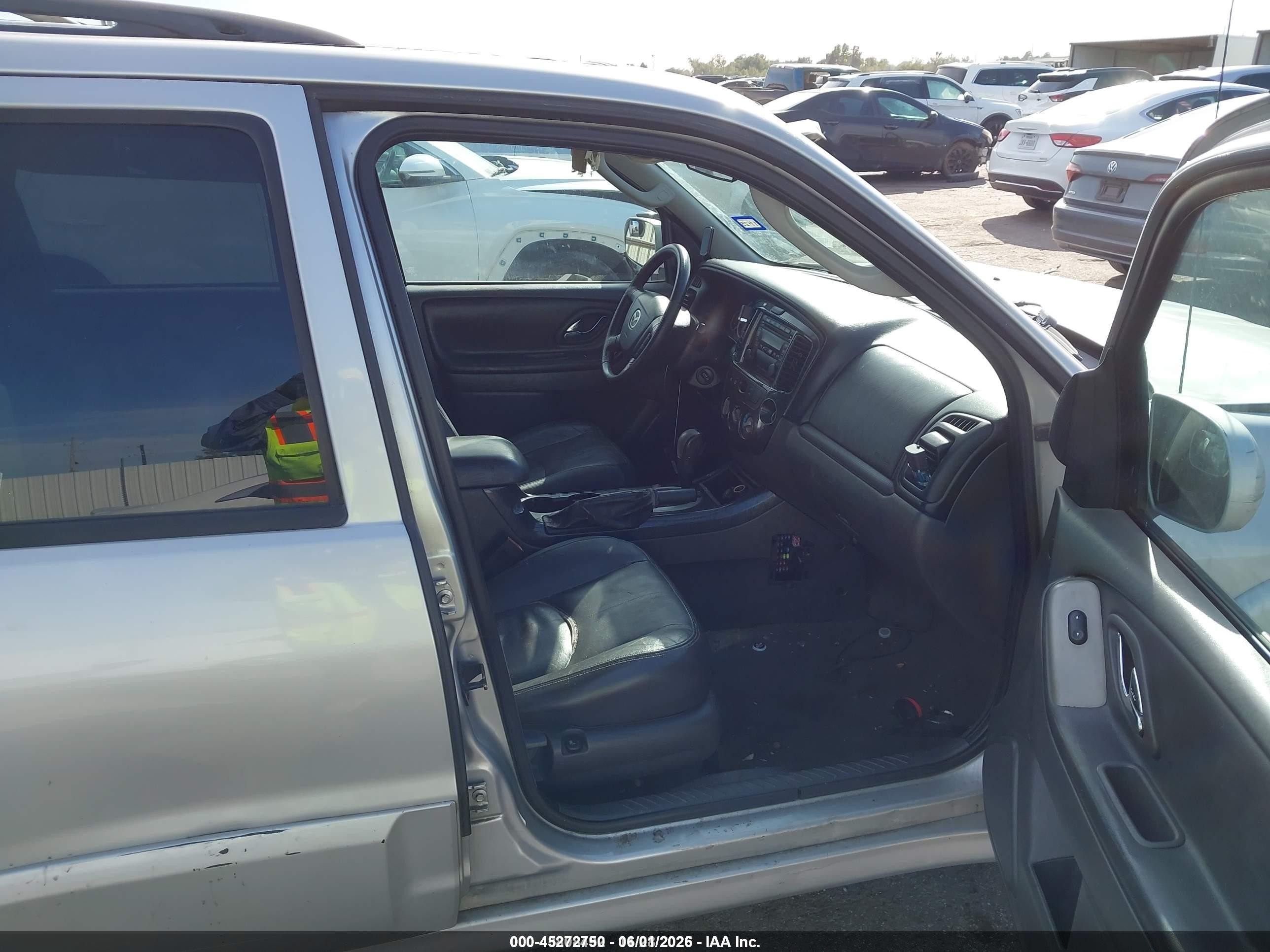 2006 Mazda Tribute S Серебряный vin: 4F2CZ06186KM37499