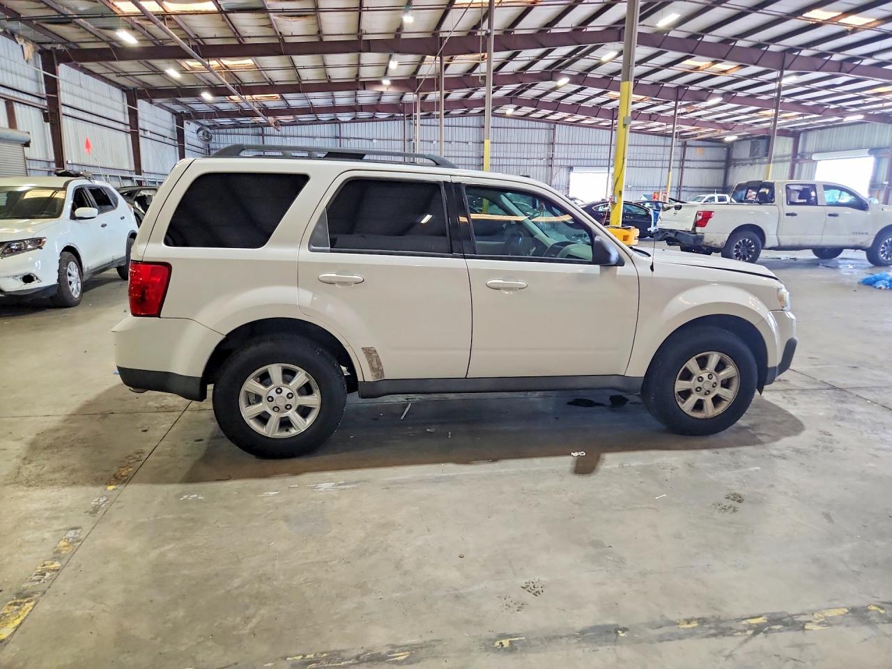 2009 Mazda Tribute S White vin: 4F2CZ06G29KM02336